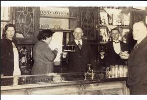 Restauracja w strzelnicy za czasów p.Logów w 1935 r.