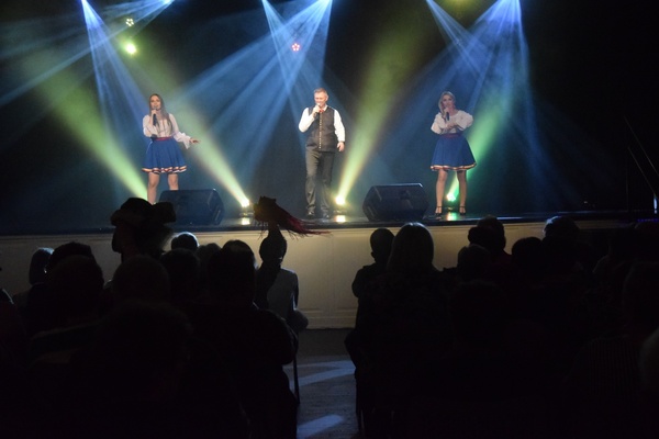 Dzień Kobiet z grupą Fest